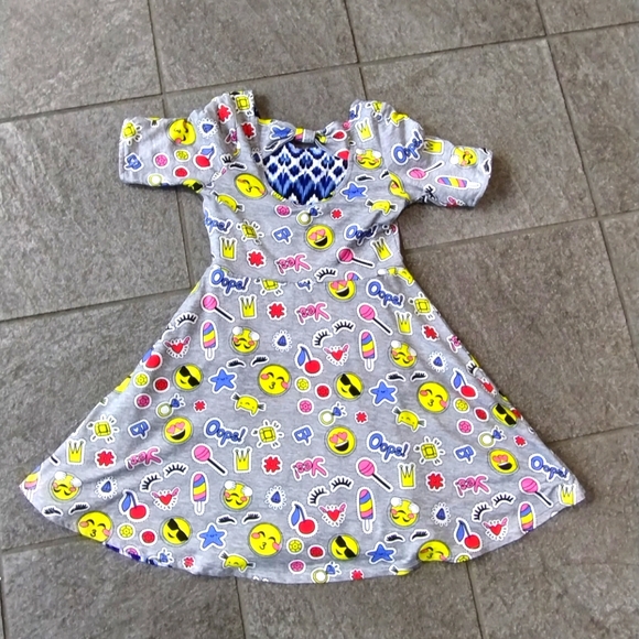 Emily West Girls Multicolored Reversible no size tag Emoji/Crazy Blue FlowyDress - Picture 3 of 11